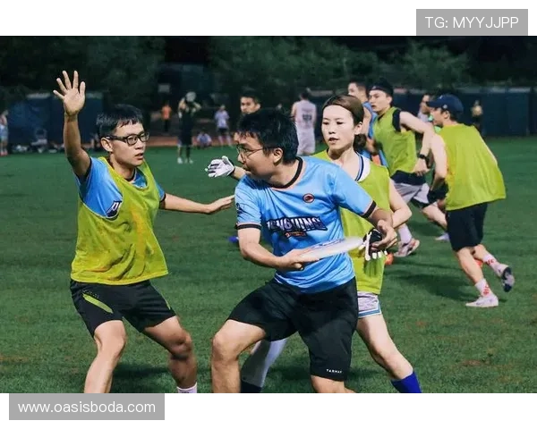 成都飞盘队与深圳飞盘队赛后复盘聚焦个人能力的对比分析